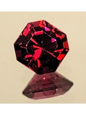 Stunning 2.2 Carat Rhodolite Garnet!!